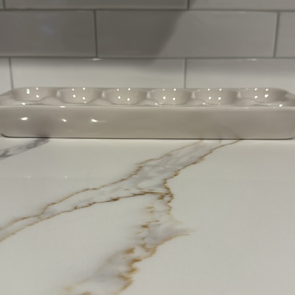 Rae Dunn Egg Holder Free Range - Picture 4 of 4